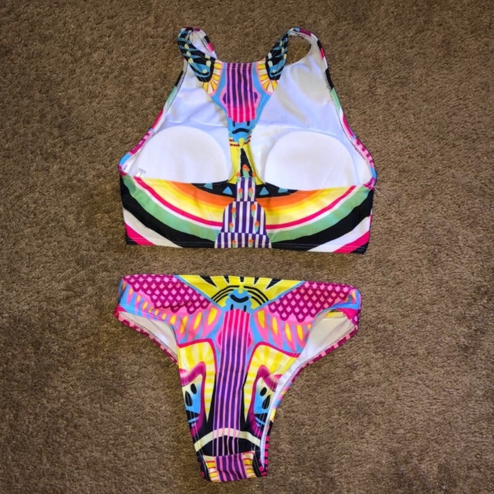 Bikini - Picture 2 of 3